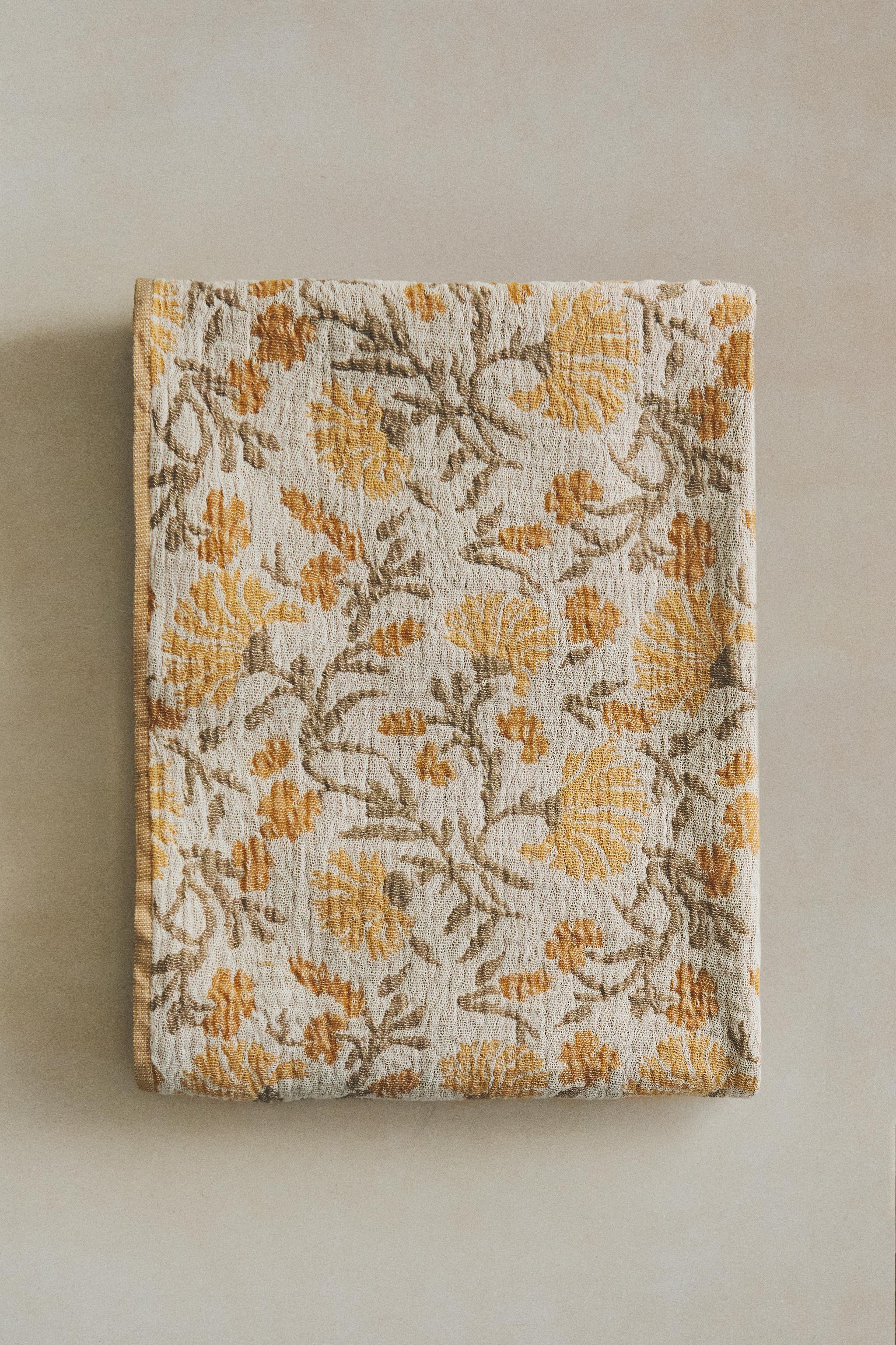 JACQUARD MUSLIN BATH TOWEL